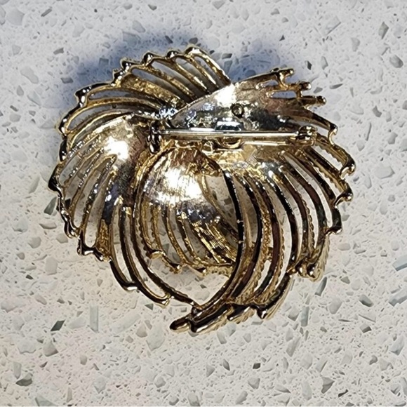 Vintage Cordilia spray Gold tone Brooch textured waterfall 2” Eclectic Grandpa - Picture 3 of 8